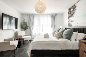 4 bedrooms, desk, iron/ironing board, free WiFi