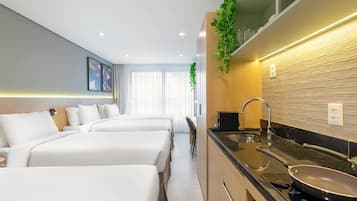 Family Room, Kitchenette