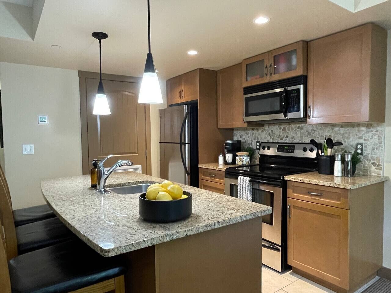 冰箱、微波炉、烤箱、炉灶