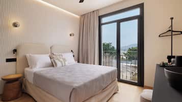 Superior Room | Minibar, laptop workspace, free WiFi, bed sheets