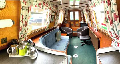 Stone - Boat - Sleeps 6 - Pet Friendly - 85ws
