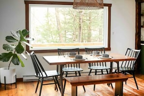 Dining - Catskills Cabin on the Creek w/ Hot Tub (Phoenicia)