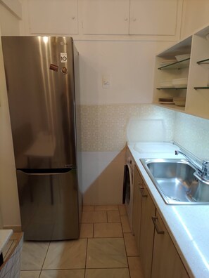 Private kitchen - Promenade Apartment With Sea View Yr11 (Thessaloniki)