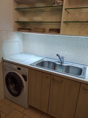 Apartment, 3 Bedrooms, Smoking, Balcony | Interior