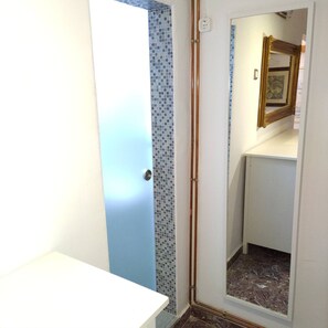 Apartment, 3 Schlafzimmer, Raucher, Balkon | Badezimmer