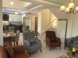 Villa, 4 soverom, røyk, privat basseng | Oppholdsrom