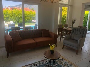 Villa, 4 soverom, røyk, privat basseng | Oppholdsrom