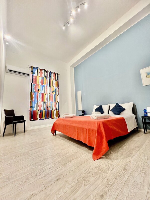 2 bedrooms, desk, free WiFi, bed sheets