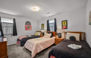 4 bedrooms, iron/ironing board, free WiFi, bed sheets - 419 Tarpon Blvd (Fripp Island)