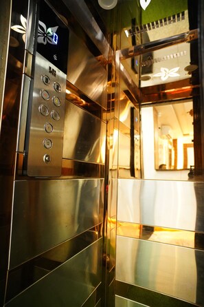 Elevator