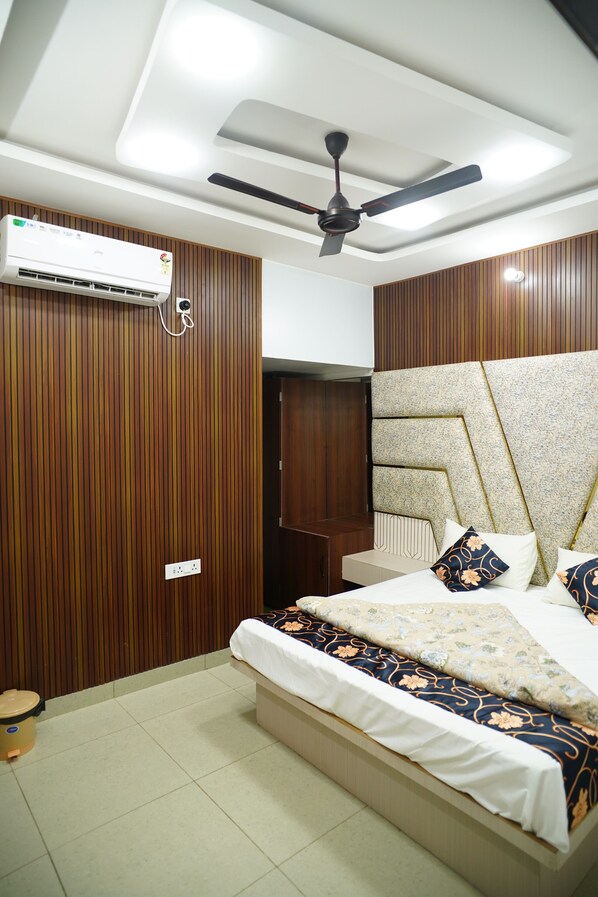 Deluxe Room | Free WiFi - Hotel Mero Vrindavan (Vrindavan)