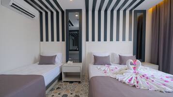 Kamar Deluks | Brankas dan Wi-Fi gratis