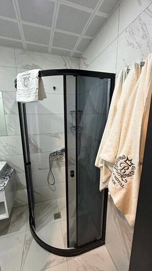 豪華客房 | 客房內保險箱、隔音、免費無線上網