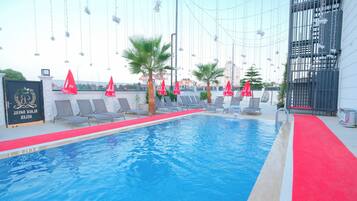 Sudah termasuk sarapan prasmanan setiap hari