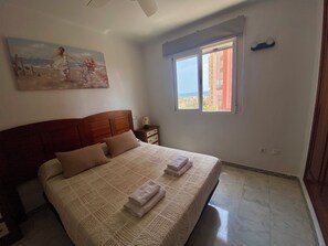 2 bedrooms, iron/ironing board, free WiFi, bed sheets - Fabi Beach Apartment (Torrevieja) (Torrevieja)