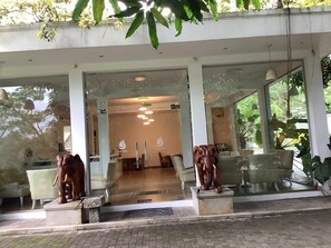 Fachada da propriedade