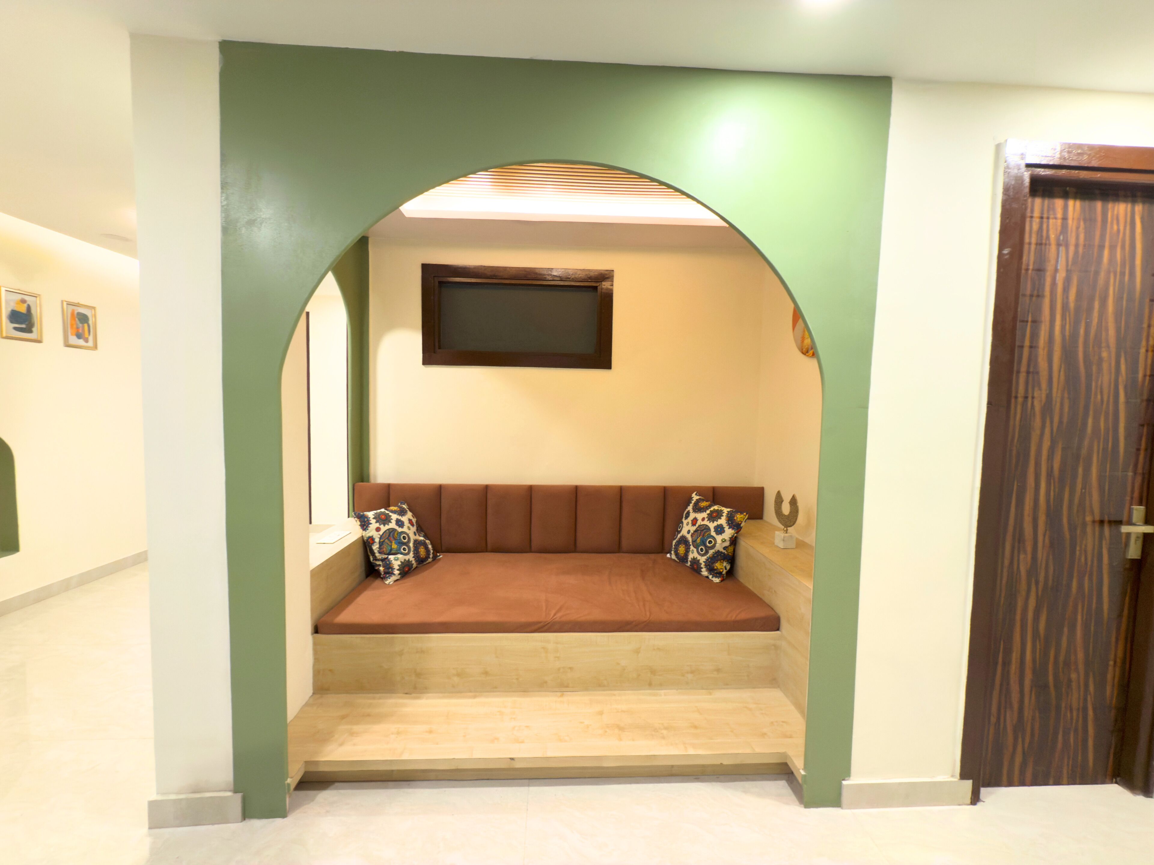 Luxury Suite, Balcony, Valley View | Ruang tamu | 40 inci sebuah televisyen pintar dengan digital 