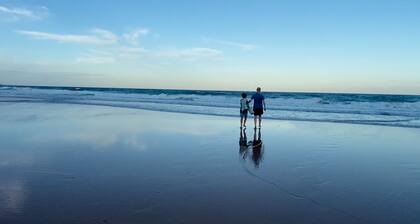 Coastal Retreat: Beach, Lagoon & Cafes Just Steps from Your Door!