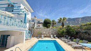 Villa, 6 habitaciones, fumadores, piscina privada | Piscina | Una piscina al aire libre