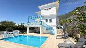 Villa, 6 chambres, fumeur, piscine privée | Piscine