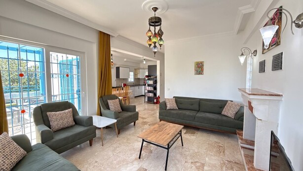 Villa, 6 Bedrooms, Smoking, Private Pool | Living room