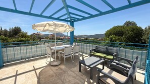 Villa, 6 habitaciones, fumadores, piscina privada | Restaurante al aire libre