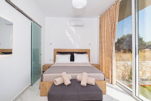 2 chambres, fer et planche à repasser, Wi-Fi gratuit, draps fournis