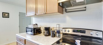 Glendale Unit w/ Private Yard Near Sports Venues!