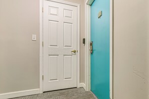 Apartment (0 Bedroom) | Interior