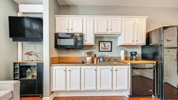 Apartment (0 Bedroom) | Interior