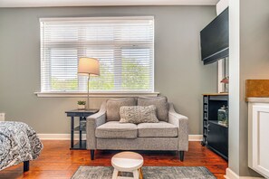 Apartment (0 Bedroom) | Interior