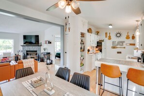 House (3 Bedrooms) | Interior - Fire Pit, Deck & Water Views: Athens Home! (Athens)