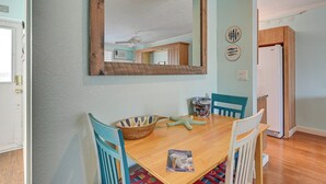 Unclassified image, 5 of 24, button - Walk to Indian Shores Beach + Pool: Sunny Condo (Indian Shores)