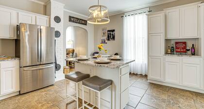 Home w/ Fenced Backyard, 6 Mi to Dtwn Louisville!