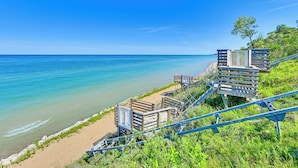 Apartment (0 Bedroom) | Interior - 2 Blocks to Lake Michigan: Sleek Couples Retreat! (South Haven)