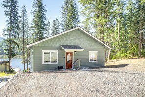 House (2 Bedrooms) | Interior - Lake Lover's Paradise: Waterfront Home in Hayden! (Hayden)