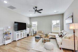 House (3 Bedrooms) | Front of property