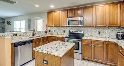 Spacious Home w/ Screened Patio in Pooler!