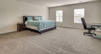 Spacious Home w/ Screened Patio in Pooler!