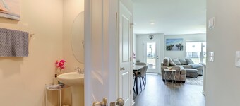 Modern Escape 2 Mi to Surfside Beach Fishing Pier
