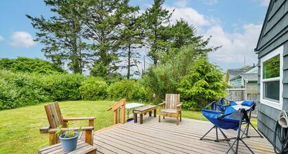 Walk to Beach: Charming Home - 3 Mi to Seabrook