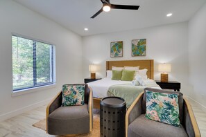 Interior - 7 Mi Fort Myers Beach: Luxe 'mai Tai Villa' (Fort Myers)