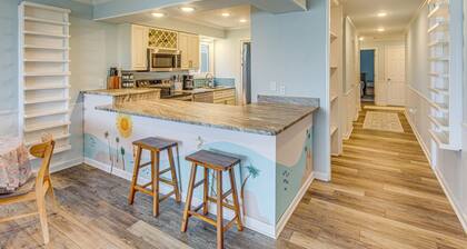 Beachfront Oasis w/ Pool Access in Surfside Beach!