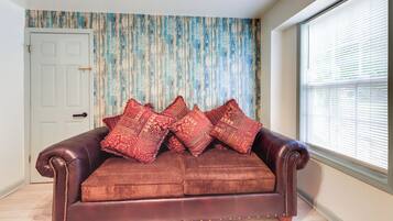 Apartment (0 Bedroom) | Interior