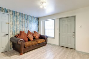 Apartment (0 Bedroom) | Interior - Easy Highway Access: Low-key Norcross Studio! (Norcross)