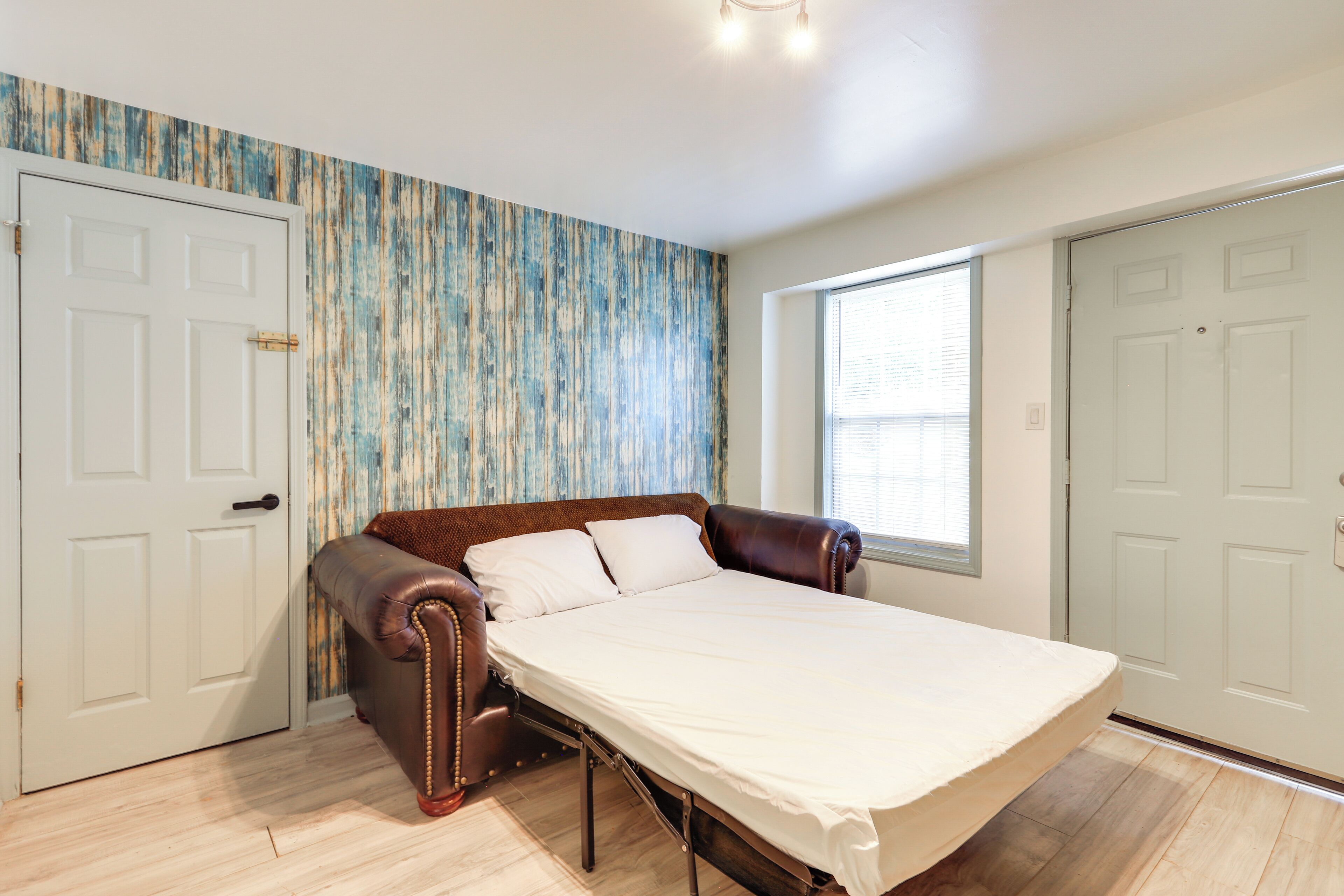 Apartment (0 Bedroom) | Interior