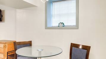 Apartment (0 Bedroom) | Interior