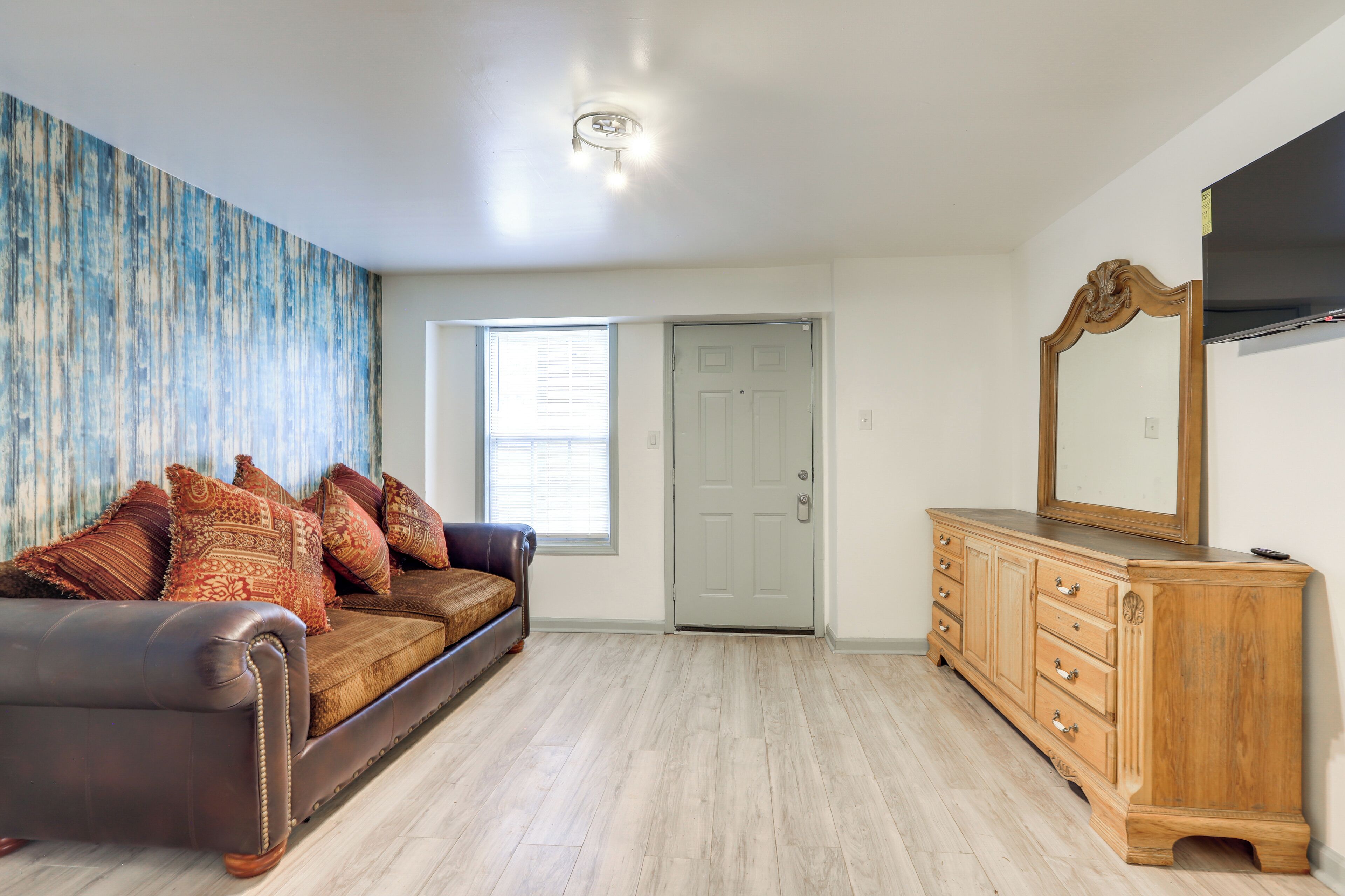 Apartment (0 Bedroom) | Interior