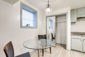 Apartment (0 Bedroom) | Interior