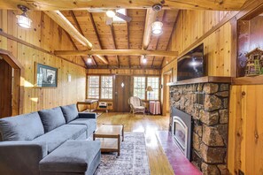 House (2 Bedrooms) | Interior - Mtn-view Cascade Cabin Near Garden of the Gods! (Cascade)